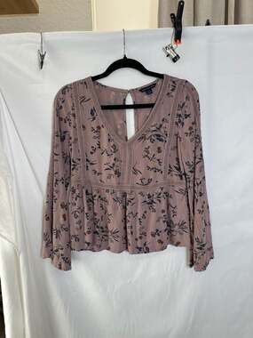 American Eagle Floral Peplum Bell Sleeve Blouse Size Small